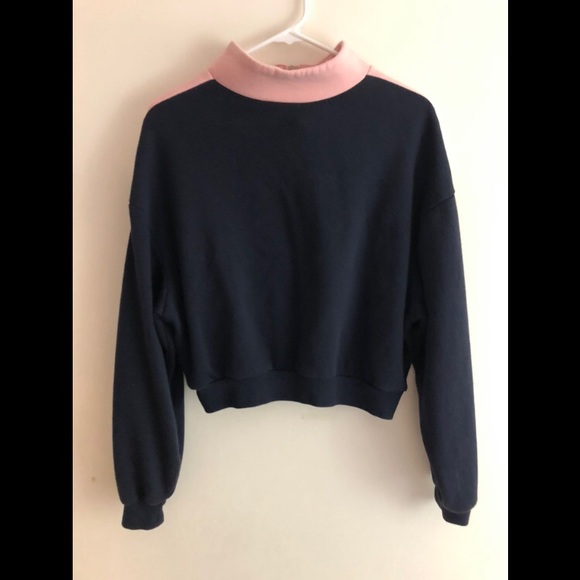 Women’s Large Chevron H&M Divided Cropped Sweater - Picture 2 of 3